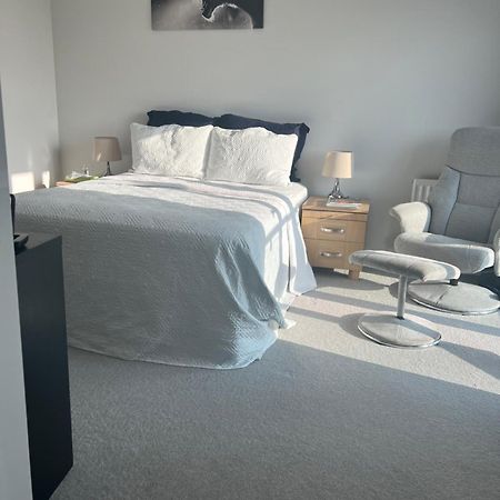 Home2Us Ashford  Bagian luar foto
